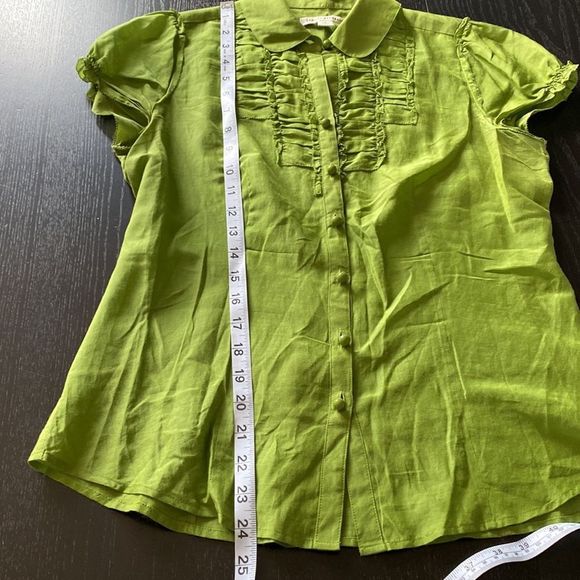 Banana Republic Women's Short Sleeve Blouse with Ruffle Detail, Small (y30) - Picture 7 of 7